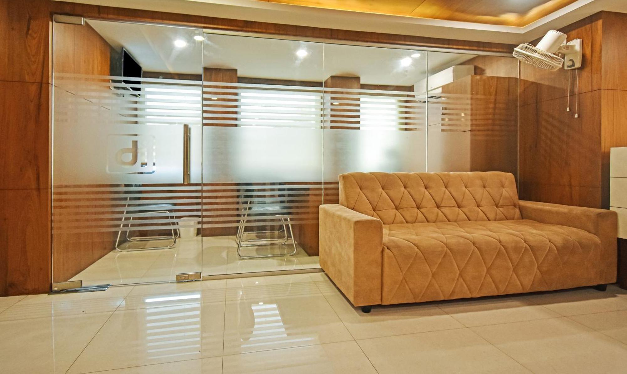 צ'נאי Itsy Hotels Deluxe Inn מראה חיצוני תמונה
